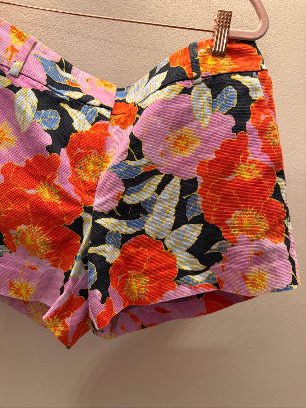 NWT LOFT The Riviera Short 4" Inseam Bold Floral Pink Orange Size 8 - Picture 3 of 5